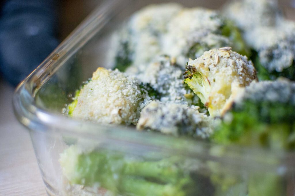 Überbackener Brokkoli ist ein super Snack für die Louwen-Methode
